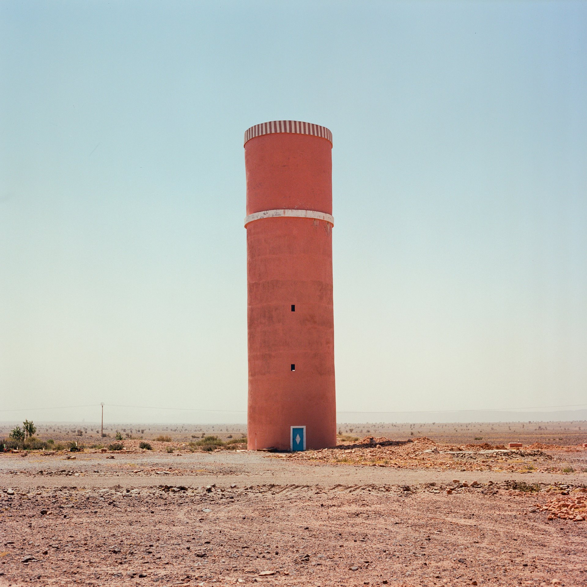 <p>A water tower near Zagora, in eastern Morocco. Associations of families often build and finance these towers to benefit from a more stable water supply.</p>
